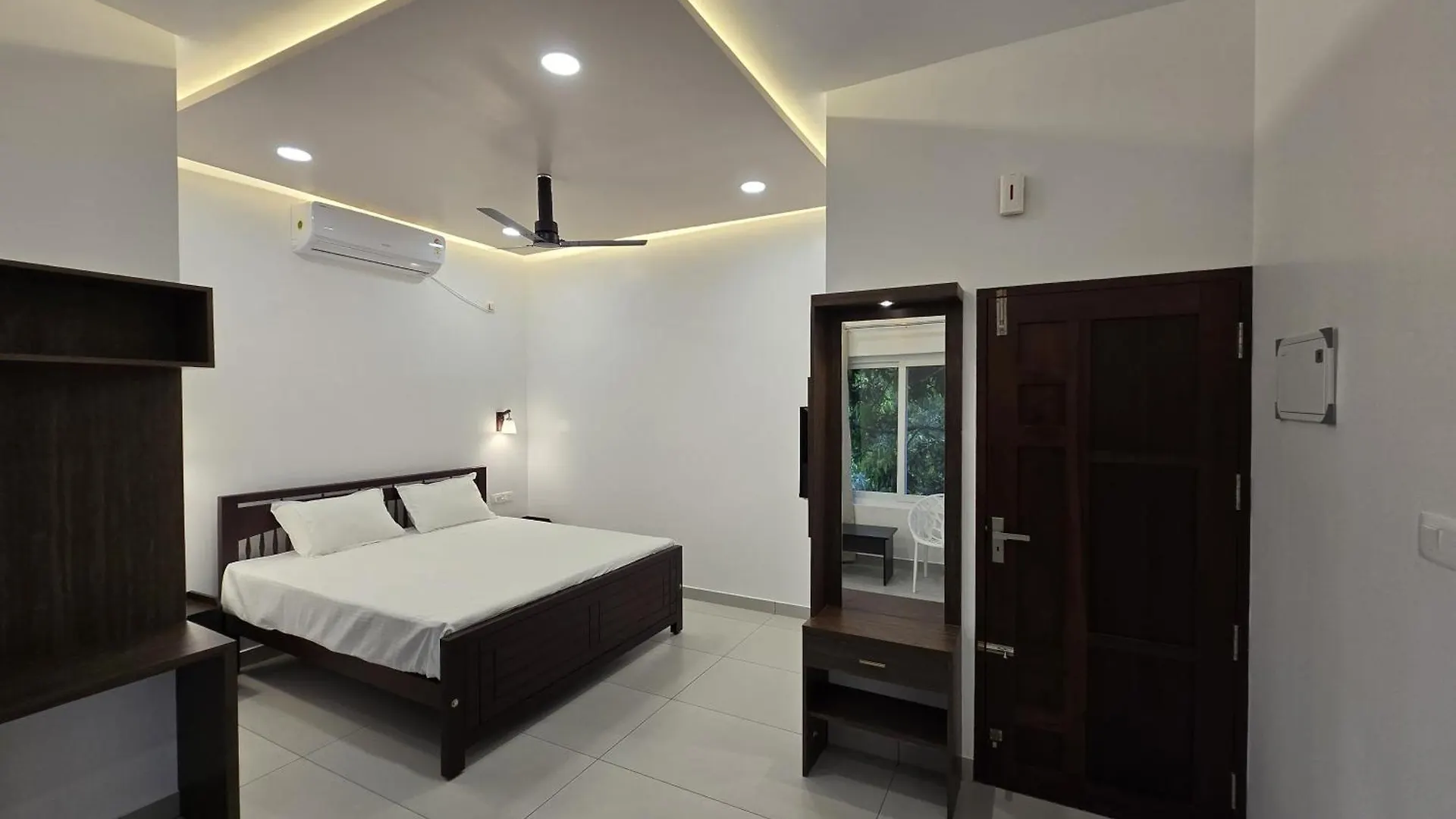 Sea Breeze Cherai Homestay Pallipuram